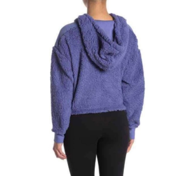 NWT Z by Zella Women’s Boxy Cropped Plush Fleece Pullover Hooded Size XL Cozy - Picture 2 of 9